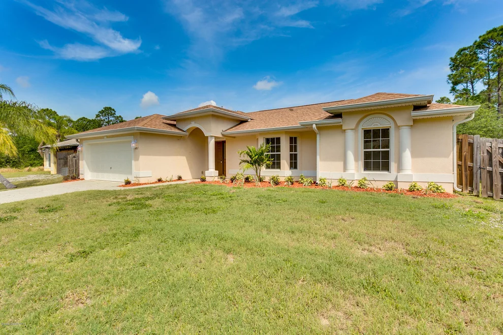 Unit for sale at 887 Geddes Street SW, Palm Bay, FL 32908