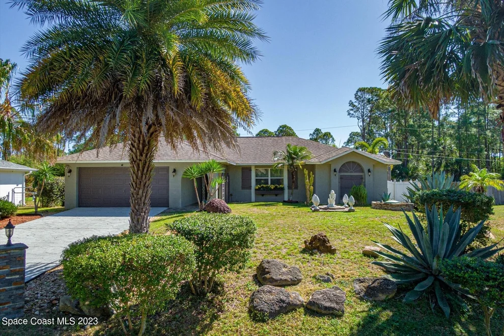 Unit for sale at 441 Fronda Avenue SW, Palm Bay, FL 32908