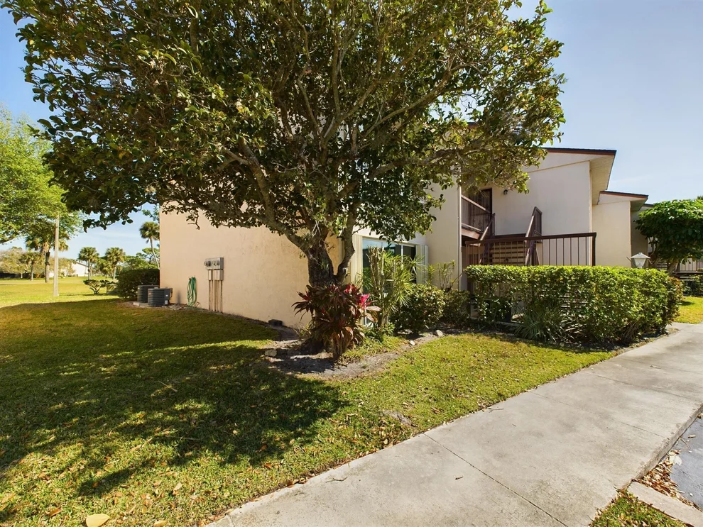 Unit for sale at 2601 Sandtrap Lane, Melbourne, FL 32935