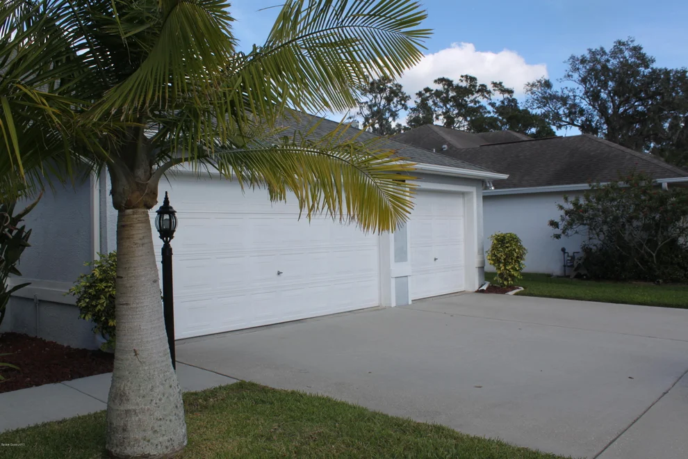 Unit for sale at 2492 Woodfield Circle, West Melbourne, FL 32904
