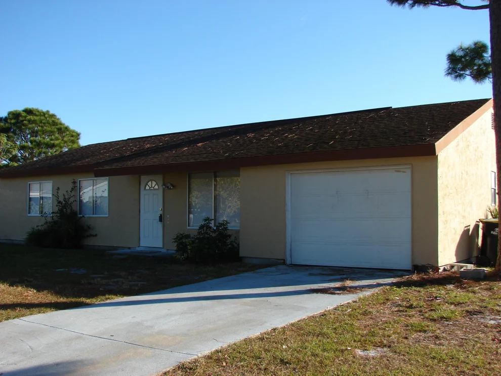 Unit for sale at 923 Hampshire Avenue NE, Palm Bay, FL 32905