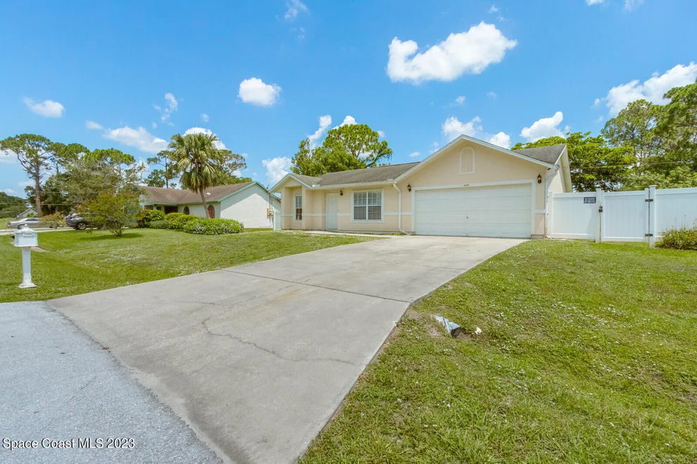 Unit for sale at 1437 Healey Street NW, Palm Bay, FL 32907