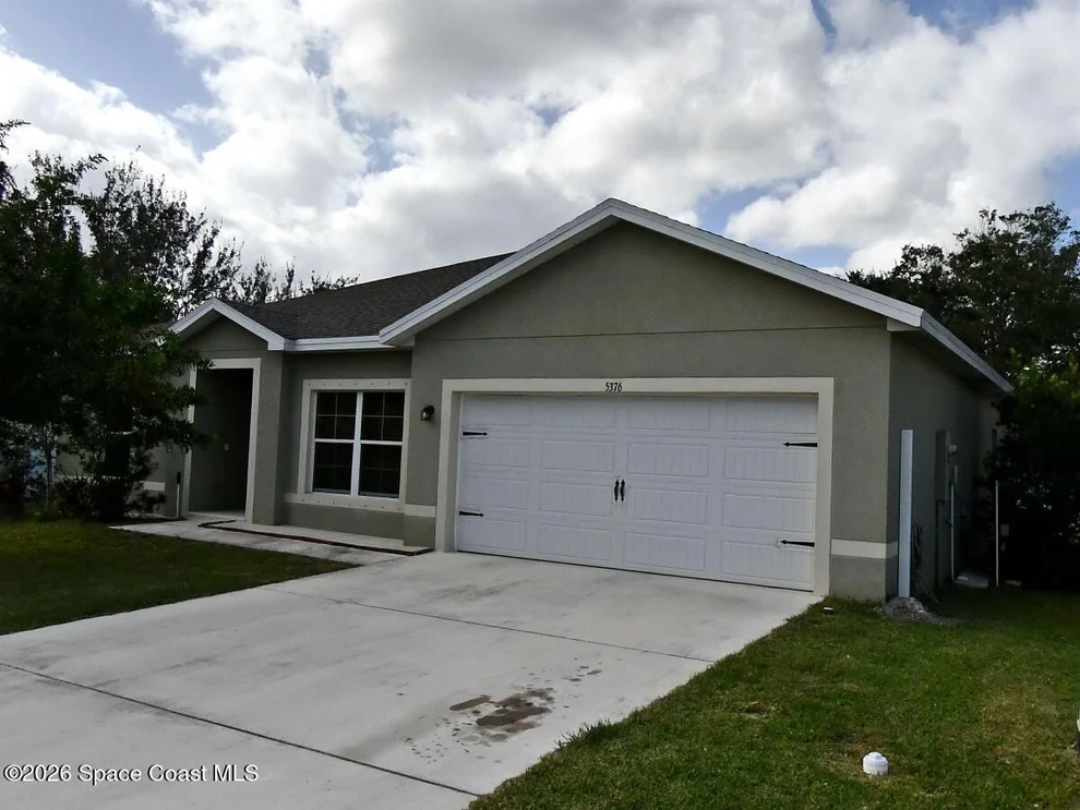 Unit for sale at 5376 Oakland Lake Circle, Fort Pierce, FL 34951