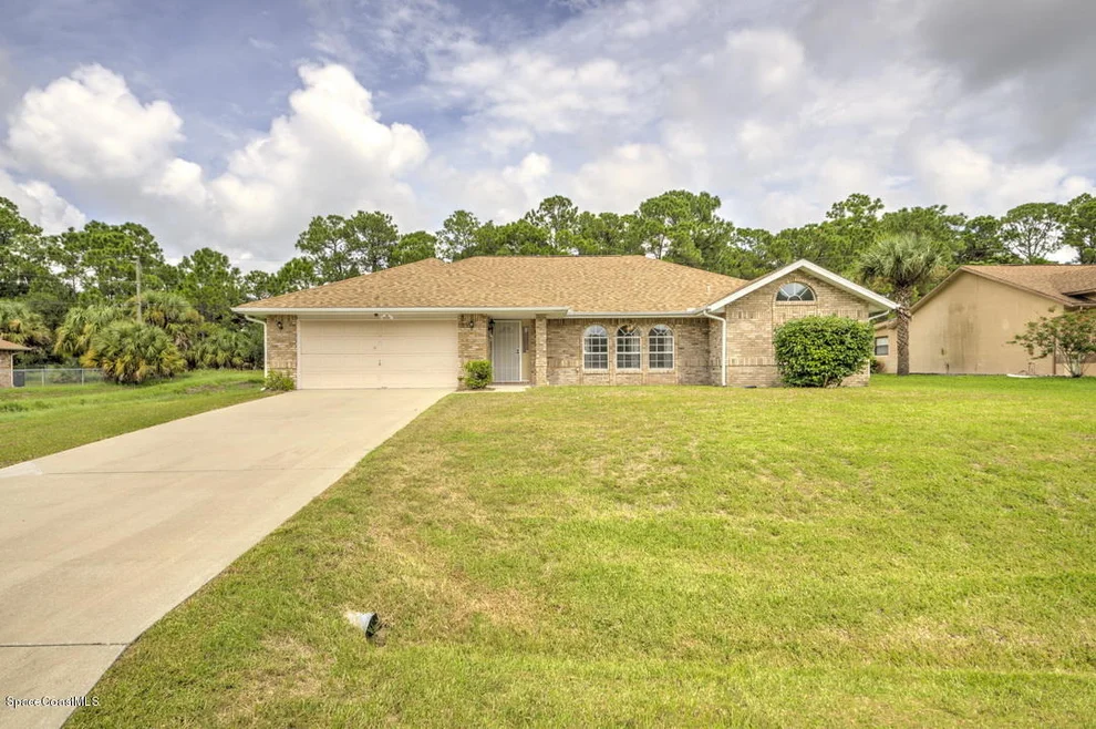 Unit for sale at 307 SE Abello Road SE, Palm Bay, FL 32909
