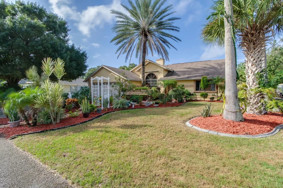 Unit for sale at 2585 S Courtenay Parkway, Merritt Island, FL 32952