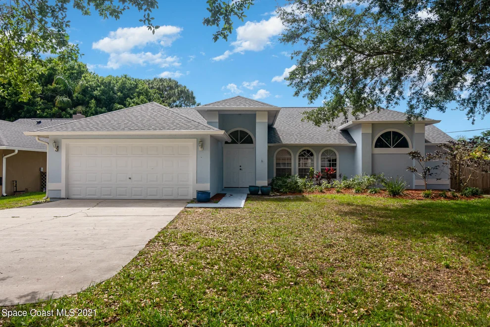 Unit for sale at 3300 Meadowridge Drive, Melbourne, FL 32901