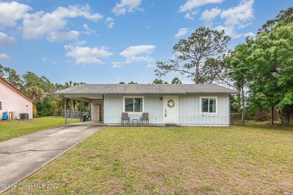 Unit for sale at 473 Tuloma Avenue SW, Palm Bay, FL 32908