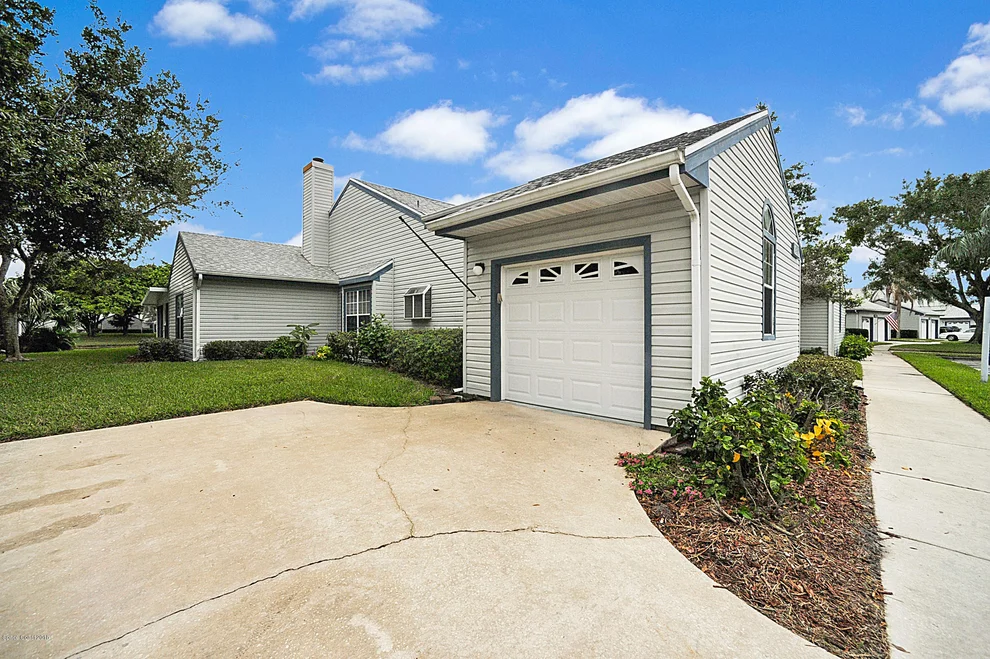 Unit for sale at 4850 Lake Waterford Way W, Melbourne, FL 32901