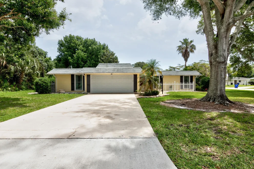 Unit for sale at 2186 44th Avenue, Vero Beach, FL 32966