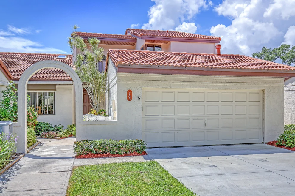 Unit for sale at 705 Parkside Place, Indian Harbour Beach, FL 32937