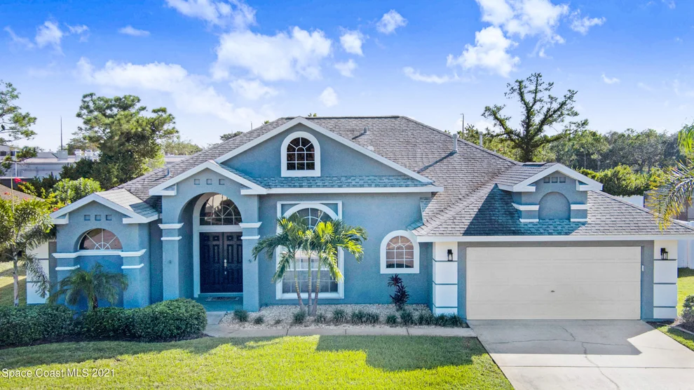 Unit for sale at 480 Lake Victoria Circle, Melbourne, FL 32940