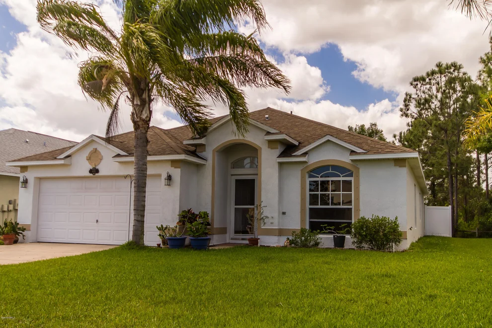 Unit for sale at 605 Sedgewood Circle, West Melbourne, FL 32904