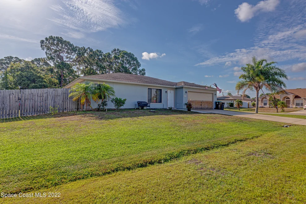 Unit for sale at 1303 Stuttgart Avenue NW, Palm Bay, FL 32907