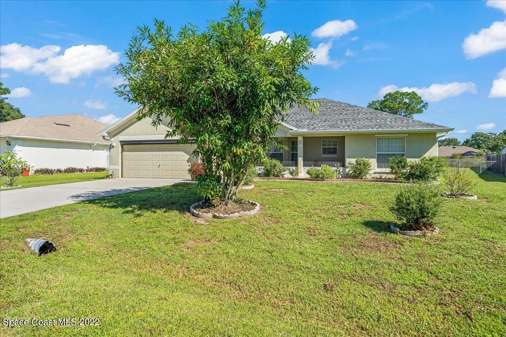 Unit for sale at 611 Altamira Street NW, Palm Bay, FL 32907