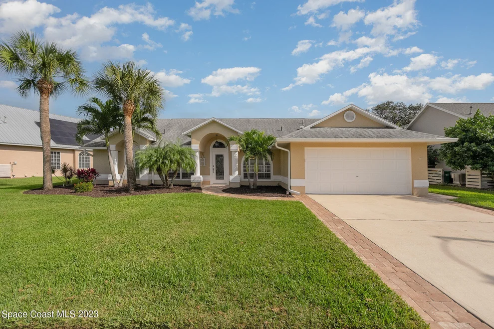 Unit for sale at 321 Lake Victoria Circle, Melbourne, FL 32940