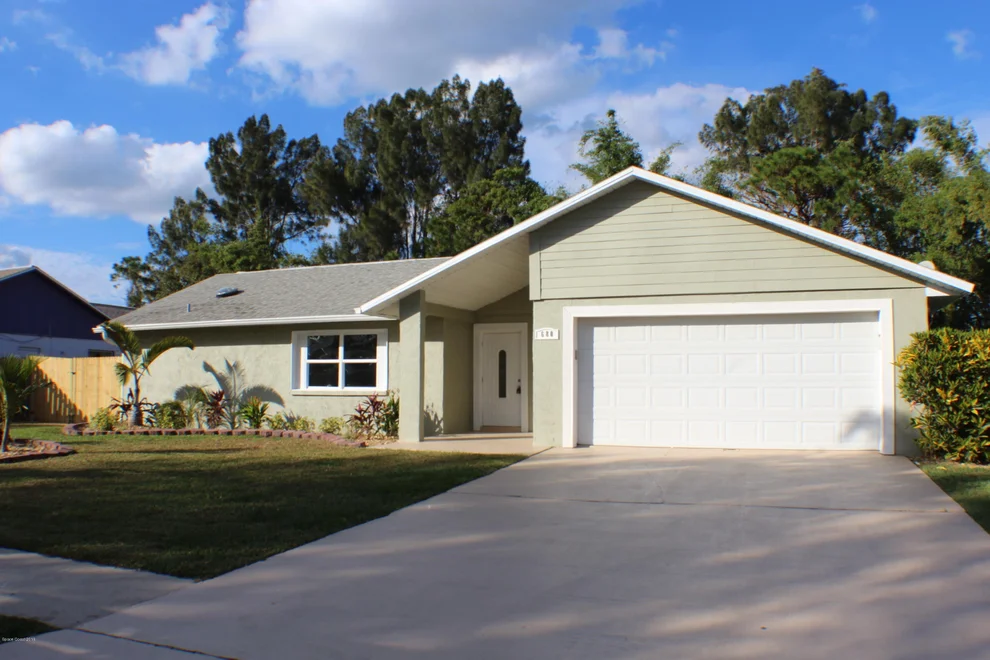Unit for sale at 680 Oak Park Circle, Merritt Island, FL 32953