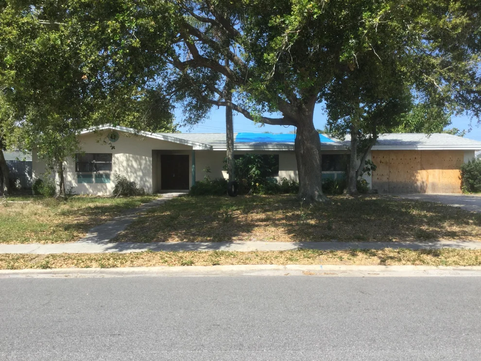Unit for sale at 580 Pine Tree Drive, Indialantic, FL 32903