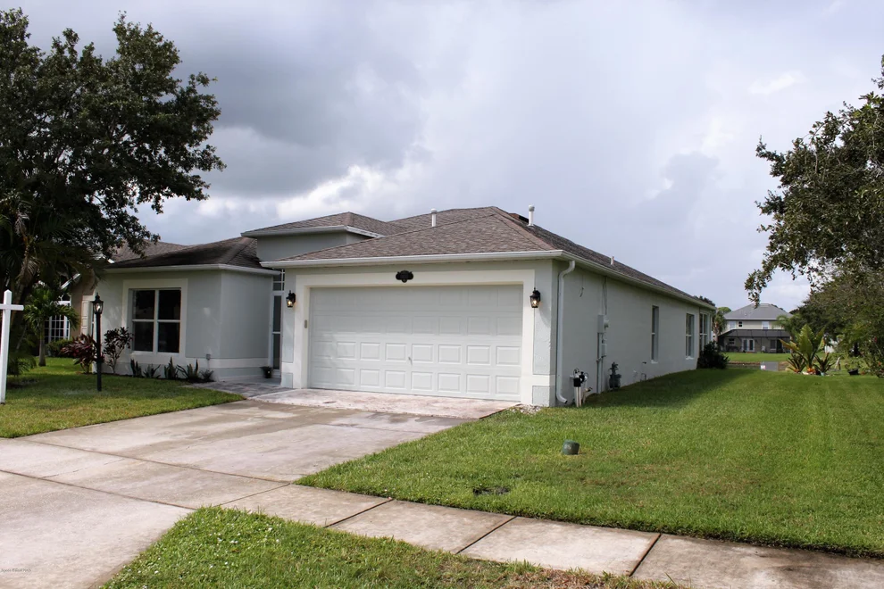 Unit for sale at 1400 Berryhill Drive, Melbourne, FL 32934