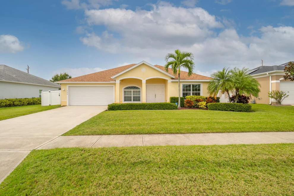 Unit for sale at 552 Glenbrook Circle, Rockledge, FL 32955