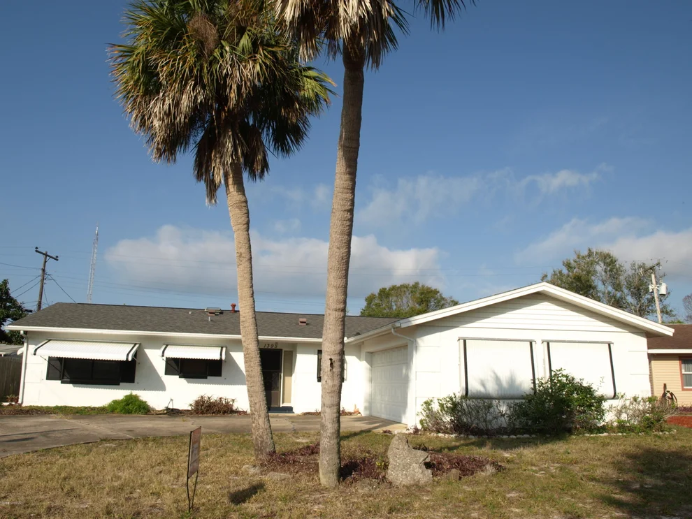 Unit for sale at 1395 Dolphin Avenue, Merritt Island, FL 32952