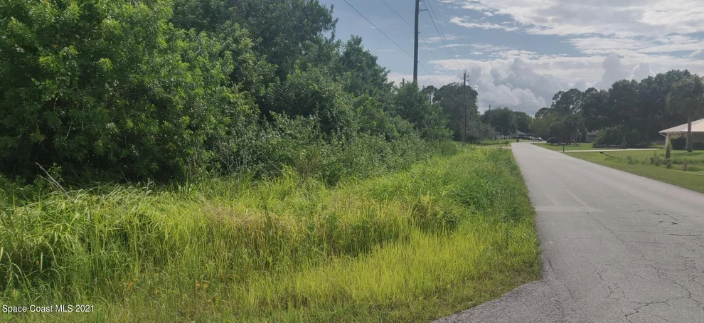 Unit for sale at 360 Nesbitt Street NE, Palm Bay, FL 32905