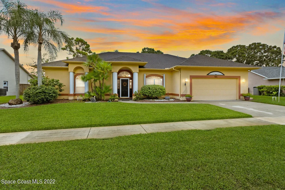 Unit for sale at 925 Whisperoak Drive, Melbourne, FL 32901