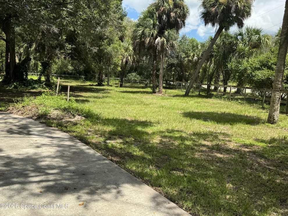Unit for sale at 13680 101st Street, Fellsmere, FL 32948