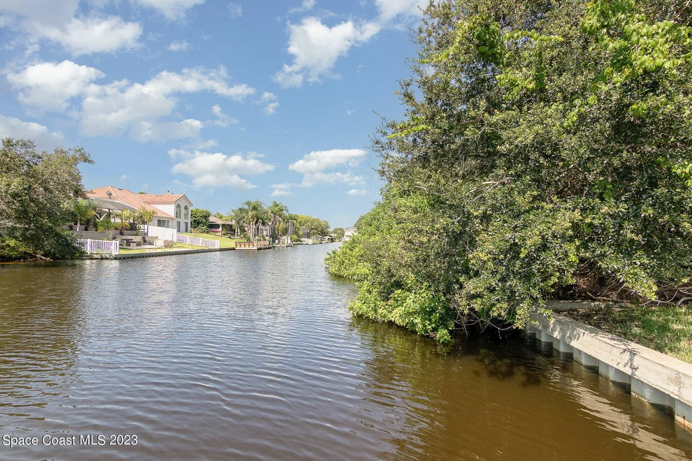 Unit for sale at 15 Cherokee Court W, Palm Coast, FL 32137