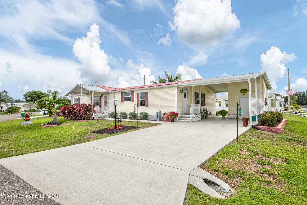 Unit for sale at 7697 Fox Hunter Circle, Micco, FL 32976