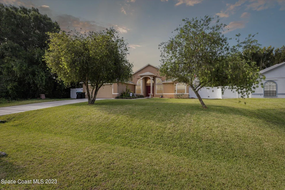 Unit for sale at 1588 Raymore Street NW, Palm Bay, FL 32907