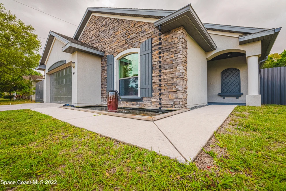 Unit for sale at 401 Borraclough Avenue NW, Palm Bay, FL 32907